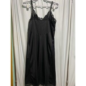 SEARS SIZE 38 TALL BLACK SLIP THAT DOESN'T SLIP